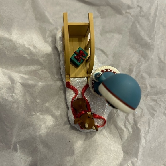 Hallmark Frosty Friends 43rd in Series Keepsake Ornament - Picture 12 of 12